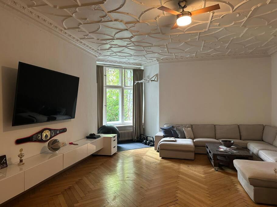 Grosses Apartment Am Kudamm Берлин Екстериор снимка