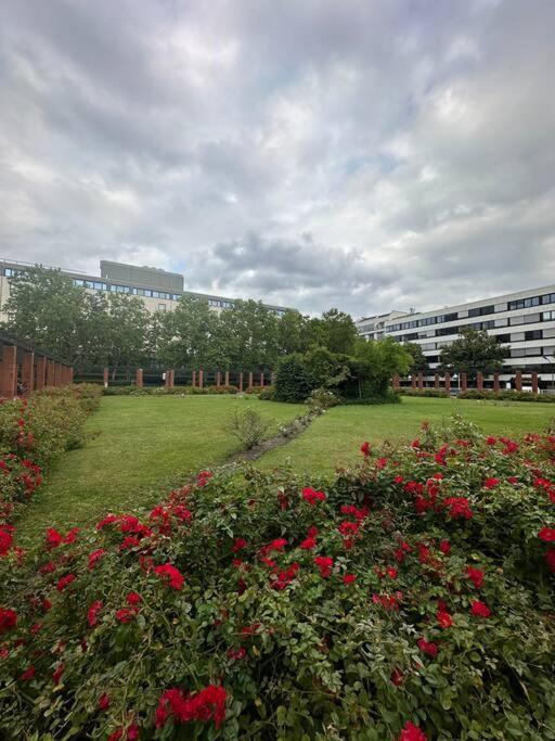 Grosses Apartment Am Kudamm Берлин Екстериор снимка