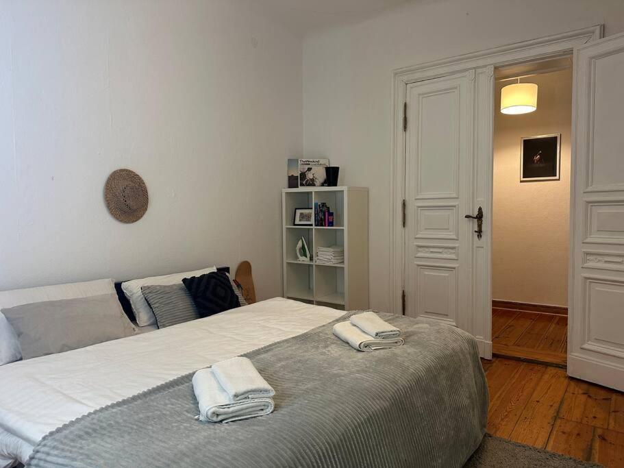 Grosses Apartment Am Kudamm Берлин Екстериор снимка