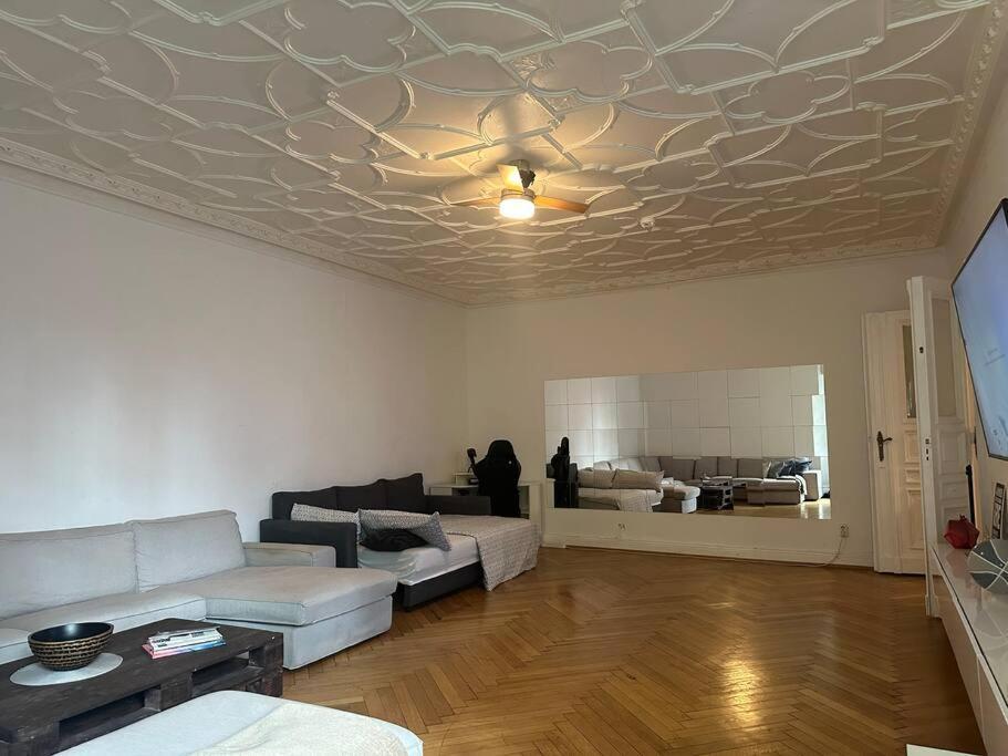Grosses Apartment Am Kudamm Берлин Екстериор снимка