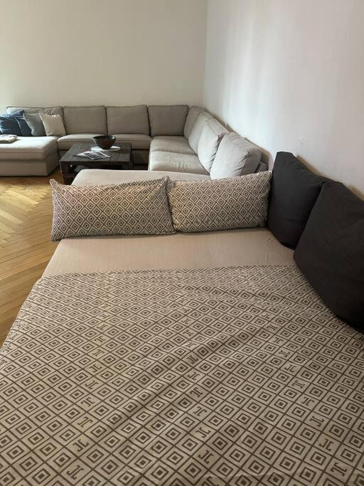 Grosses Apartment Am Kudamm Берлин Екстериор снимка