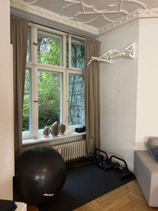 Grosses Apartment Am Kudamm Берлин Екстериор снимка
